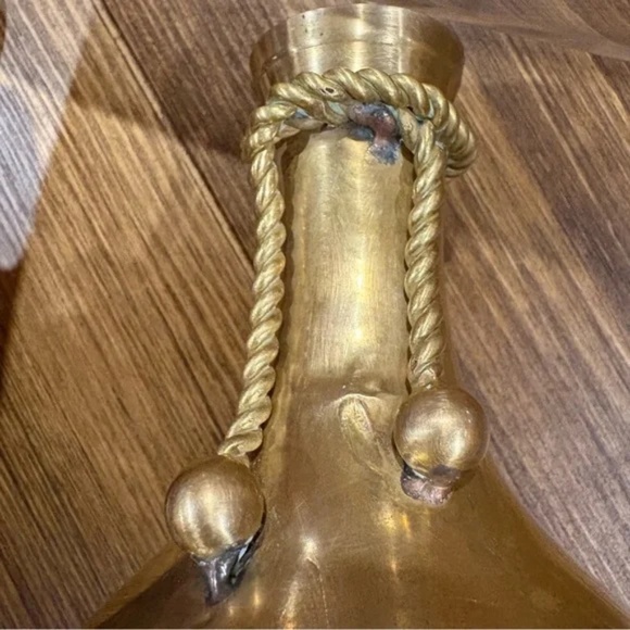 Classic elegant vintage solid brass rope design bud vase - Picture 2 of 11